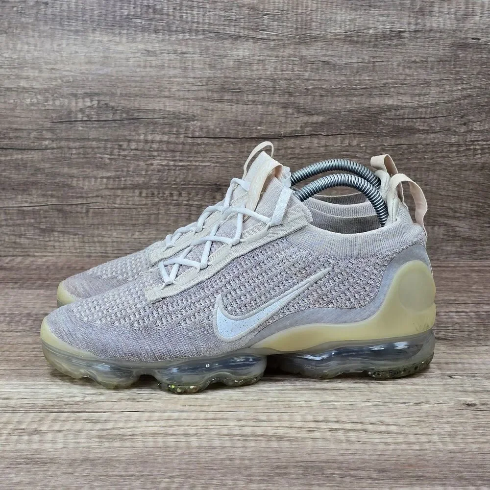 Nike Air Vapormax 2021 FlyKnit Women's Sz 9.5 Oatmeal White Tan Shoes DC9454-101